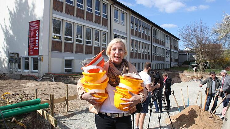 Em Ende wurden die Helme wieder eingesammelt.Foto: Iryna Zakoretska