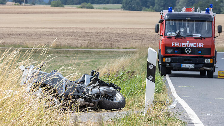 63-Jähriger stirbt bei schwerem Motorradunfall