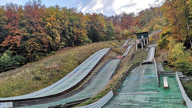 Ob die Skisprungschanze in Haselbach an das Stromnetz anzuschließen ist  und welche Fördermöglichkeiten es hierfür gibt, steht noch nicht fest.   Marion Eckert