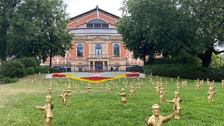 115 Richard-Wagner-Figuren begrüßten die Festspiel-Gäste - nun sind sie gestohlen worden