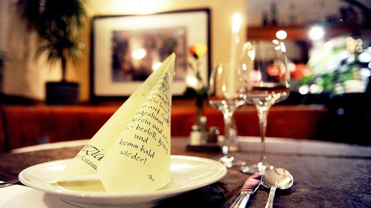 Von deftig, fränkisch bis modern und ausgefallen: Diese 9 Restaurants in Würzburg sind einen Besuch wert. Foto:  Daniel Reinhardt/dpa
