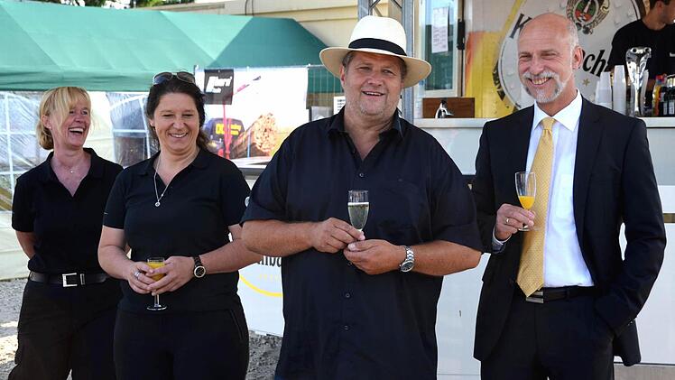 Bei der Eröffnung (von links) Marion Ripberger, Sabine Rösner, Peter Rösner und Oberbürgermeister Kay Blankenburg.  Foto: Peter Rauch