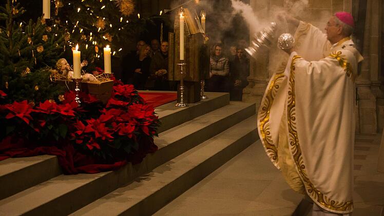 Weihrauchduft erfüllte den Dom. Foto: Matthias Hoch