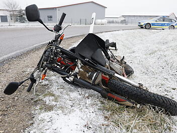 Petersaurach: Unfall zwischen Motorrad und Auto auf B14
