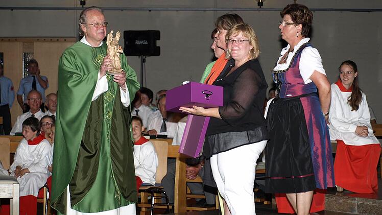 Pfarrer Balthasar Amberg hat sich in einem Festgottesdienst von seiner Gemeinde verabschiedet. Foto: Stefan Geiger