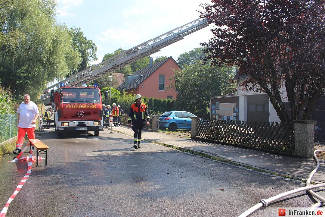 Garage in Burgthann brennt ab