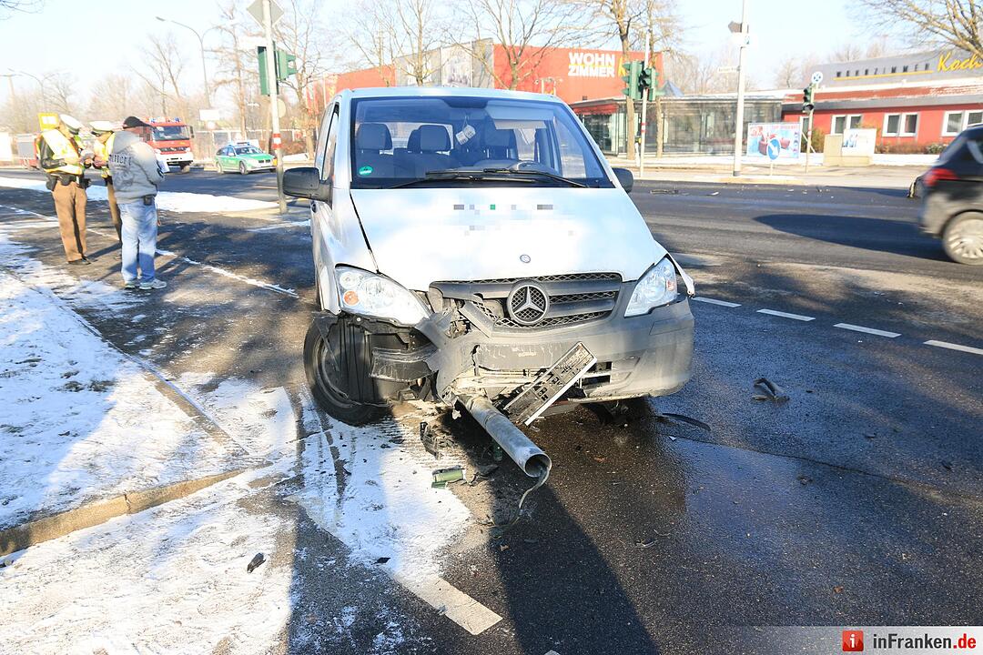 Drei Verletzte bei Unfall in Bamberg