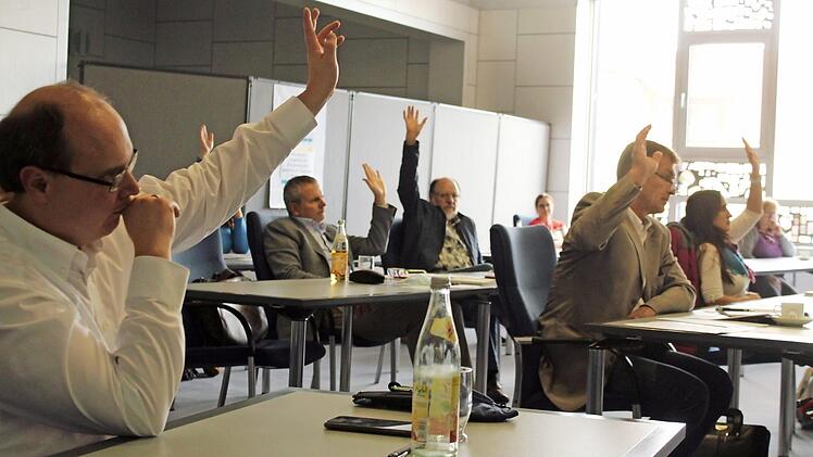 Einmütig stimmte der Jugendhilfe-Ausschuss für eine Erhöhung des Stundensatzes für selbstständige Familienhebammen und Fachkräfte anderer Gesundheitsberufe. Foto: Markus Häggberg