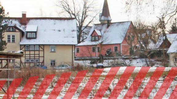 Am Sonntag entscheiden die Effeltricher, ob auf dem hier markierten Grundstück hinter dem Rathaus (links) ein Supermarkt errichtet werden soll. Fotos: Josef Hofbauer