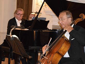 Duokonzert auf höchstem Niveau mit Cellist Karlheinz Busch und Konzertpianist Hans-Dieter Bauer im Kaisersaal von Kloster Banz Foto: Andreas Welz