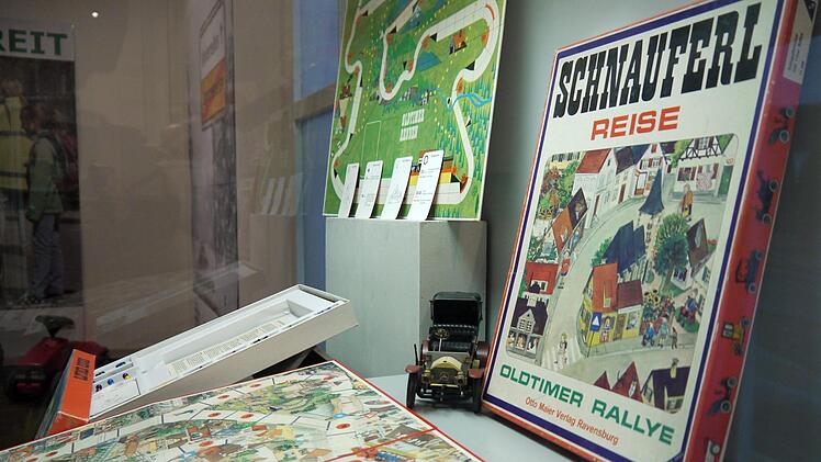 Brettspiele über und mit Autos waren schon immer beliebt. Die Sonderausstellung im Museum der deutschen Spielzeugindustrie am Hindenburgplatz ist dienstags bis sonntags jeweils von 10 bis 17 Uhr zu sehen.Berthold Köhler