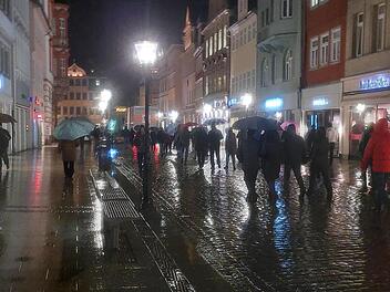 Am 17. Januar beteiligten sich mehrere hundert Menschen am "Spaziergang" in Coburg - ohne Maske. Für die Versammlung am 24. Januar gibt es jetzt erstmals eine Allgemeinverfügung - und es gilt eine Makenpflicht.
