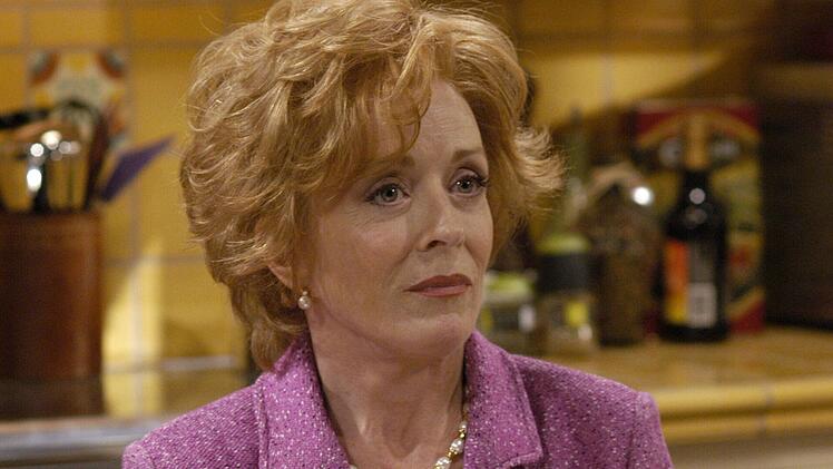 Holland Taylor spielte Evelyn Harper, die egoistische und promiskuitive Mutter von Charlie und Alan Harper.