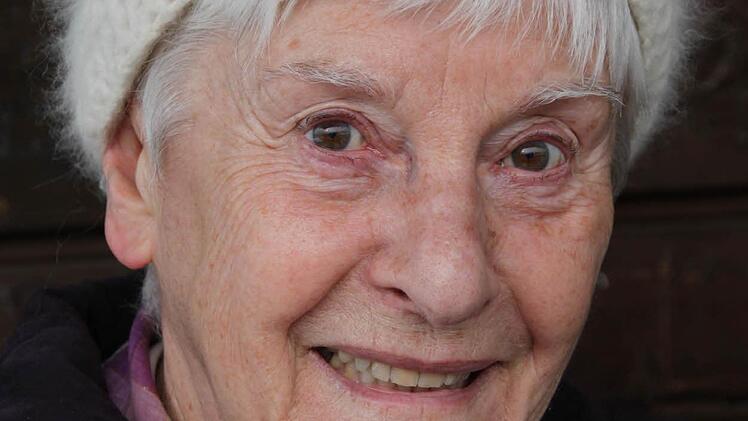 Erika Vorgang sorgt sich, dass der Bus bald nicht mehr bis zum Kurstift fahren könnte.