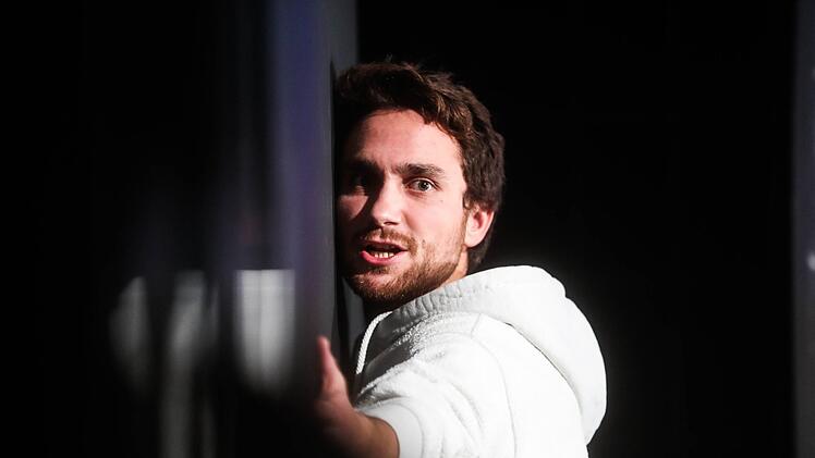 Szene aus "4.48 Psychose" im Coburger Theater in der Reithalle Foto:  Henning Rosenbusch