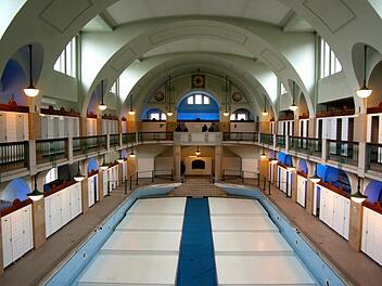 Eine der Schwimmhallen des Volksbads Nürnberg, das momentan saniert wird. Foto: Förderverein Volksbad, Nürnberg