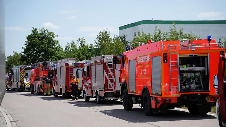 Chemieunfall in Roth löst Feuerwehr-Großeinsatz aus - Mann verletzt
