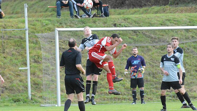 Schnappschuss vom Spiel der Woche in Obereschenbach. Foto: ssp