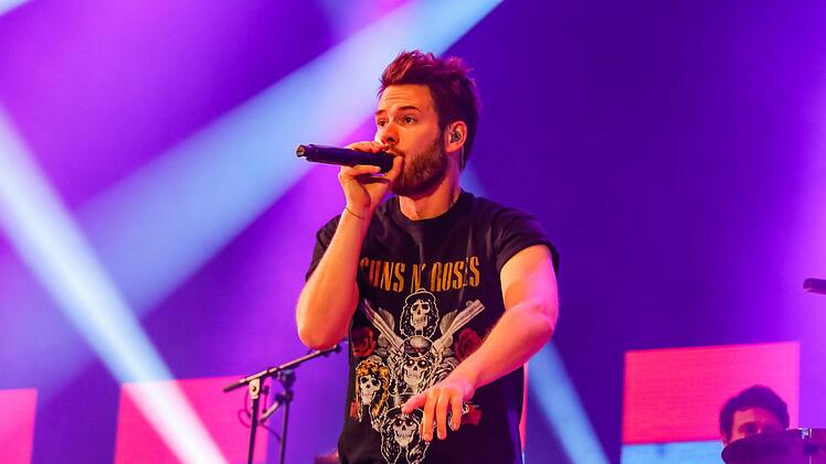 Begeisterten die rund 5000 Besucher: Revolverheld bei ihrem Open-Air-Konzert auf dem Schlossplatz. Matthias Hoch
