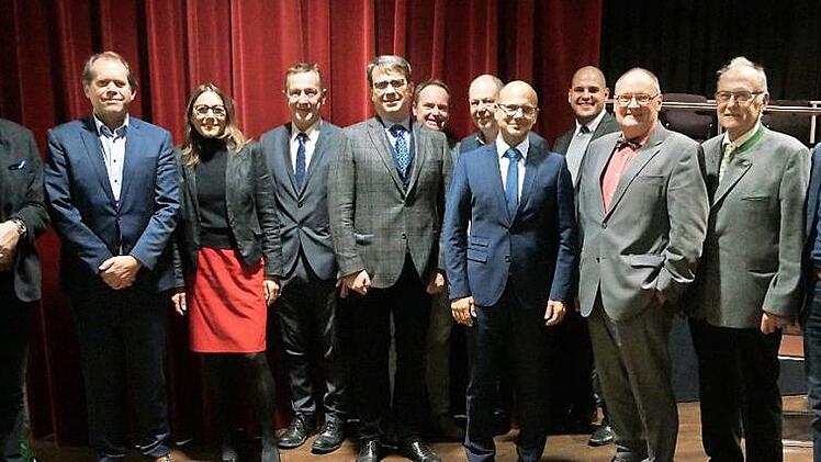 Nach den Neuwahlen des Vorstands (v. l.): Karl-Heinz Schrenker, Jürgen Schüpferling, Martina Hübner, Udo Schönfelder, Christian Jaklin, Thomas Schmitt, Peter Beugel, Alexander Brehm, Roman Sostin (Referent), Hans-Werner Eisen, Eduard Nöth und Roland Wölfel  Foto: privat