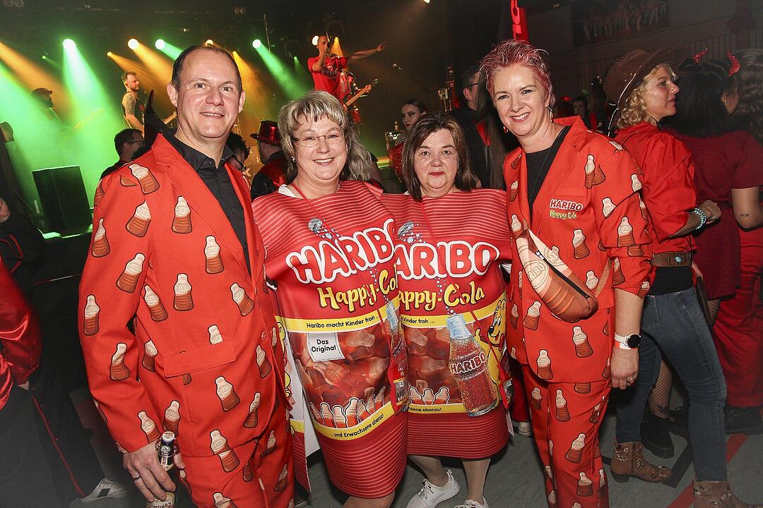Faschingsparty vom Feinsten in der Stadthalle Stadtsteinach.