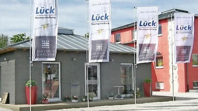 Schon von weitem ist das schmucke Firmengelände zu erkennen.