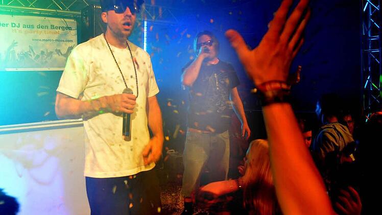 Gute Stimmung beim FC in Fuchsstadt mit "Die Atzen". Foto: Peter Rauch