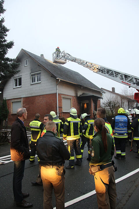 Wohnhausbrand in Coburg: Bewohnerin wurde schwer verletzt – Haus unbewohnbar