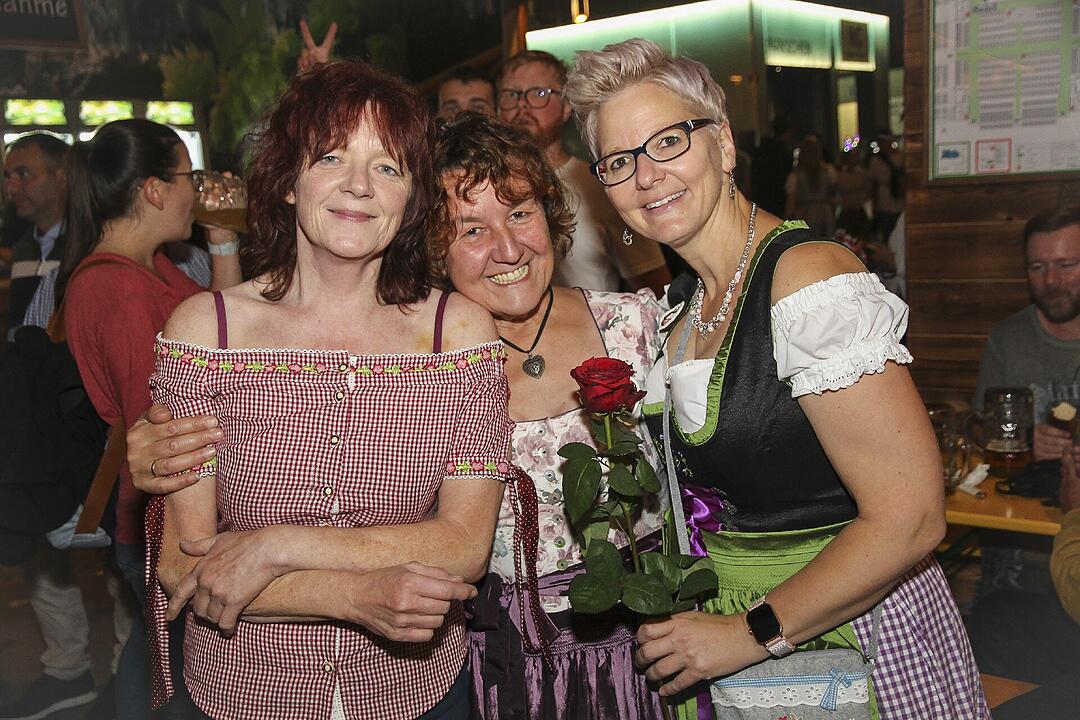 Es spielten die "Kasendorfer Musikanten" und "Die Wilderer".