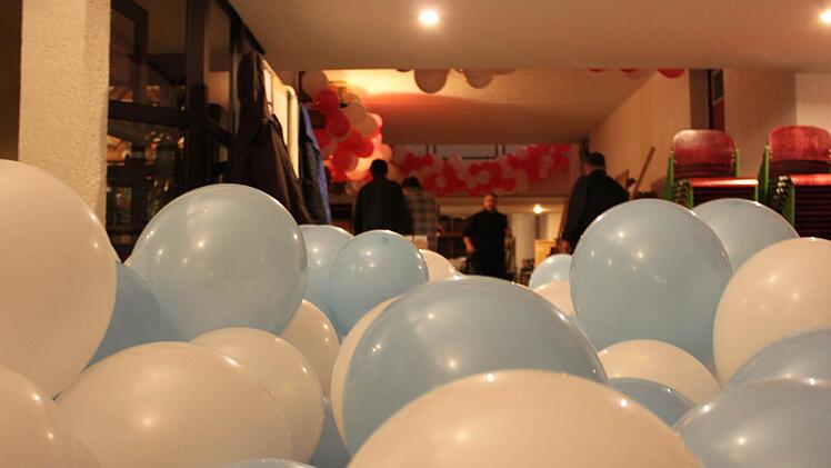 Über tausend Luftballons haben die SKK-ler aufgeblasen.