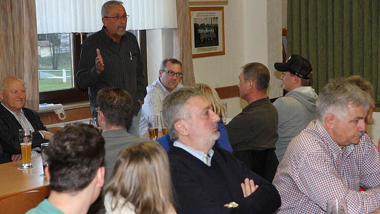 Roland Kraus findet es klasse, dass auch Bürger von Oesdorf und dem "Oberdorf" von Wimmelbach der Einladung gefolgt sind