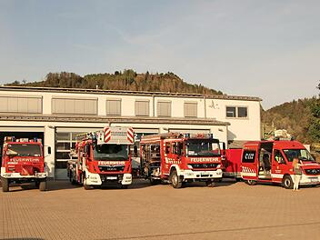 Das Stadtsteinacher Feuerwehrzentrum. Hier soll ein sechster Fahrzeugstellplatz in einem Anbau untergebracht werden.