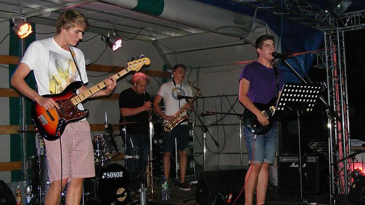Die Nachwuchsband "Joker" stand auf der Bühne im Engelgarten