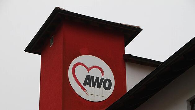 Das rote Türmchen verrät in Bad Brückenau  schon von Weitem, dass hier die Arbeiterwohlfahrt ihr Zuhause hat.  Archivfoto: Ulrike Müller