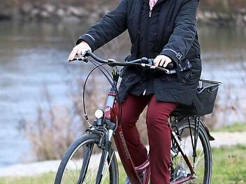 Marianne Mergenthaler ist gerne unterwegs - mit dem Rad, wie auch per pedes, Besonders beeindruckt hat sie im Jahr 2016 die Fußwallfahrt nach Gößweinstein. 2017 will sie wieder mitlaufen. Fotos: Ralf Naumann