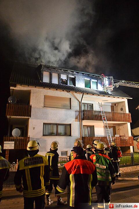Feuer in Mehrfamilienhaus in Hallstadt im Landkreis Bamberg
