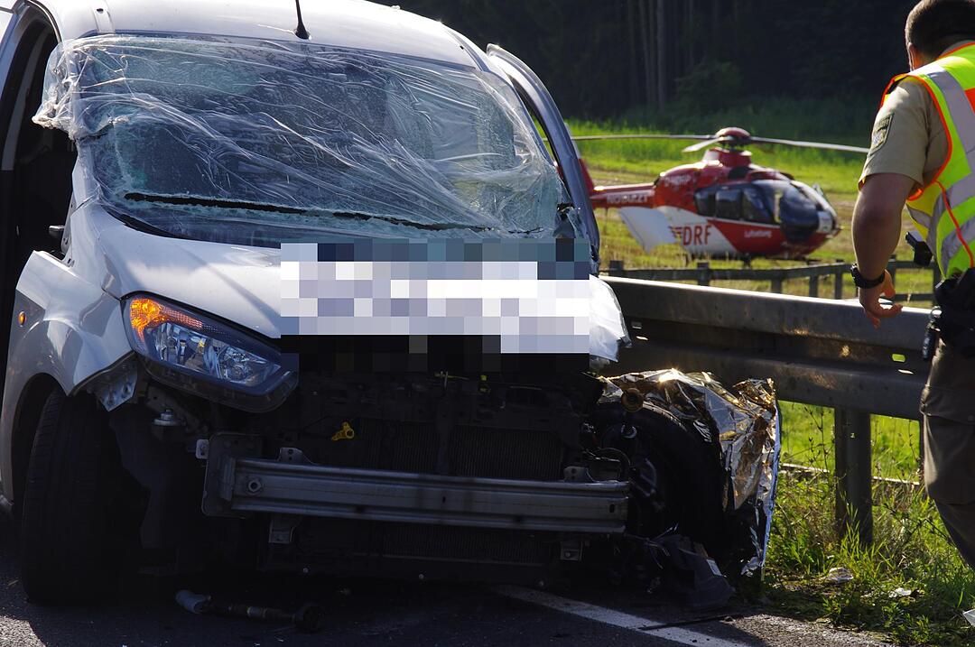 Frontalkollision auf B303 bei Beikheim