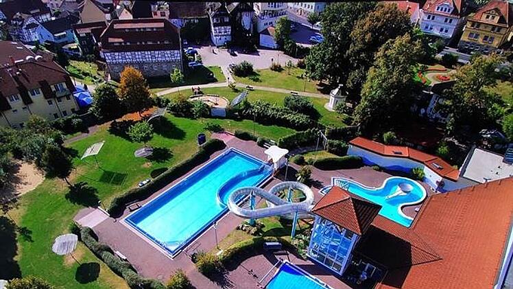 Bad Brückenau: Therme "Sinnflut" muss nach über 50 Jahren schließen - "Die Trauer ist da"