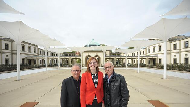 Sie machen nächsten August den Innenhof des Luitpoldbades zur Musicalbühne: Depro-Geschäftsführer Michael Deuker, Kurdirektorin Sylvie Thormann und Regisseur Peter Radestock.  Foto: Siegfried Farkas