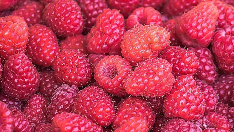 Das passiert mit deinem Körper, wenn du regelmäßig Himbeeren isst