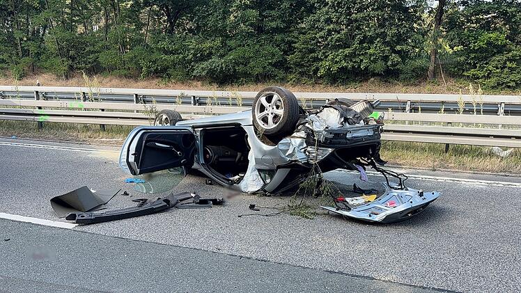 Unfall auf B2 bei Rednitzhembach: Person schwer verletzt