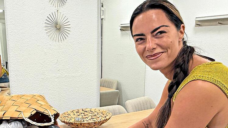 Tochter Natascha, und auch die T&ouml;chter Vanessa und Natalie, k&uuml;mmern sich um die Social-Media-Pr&auml;senz des Ladens.