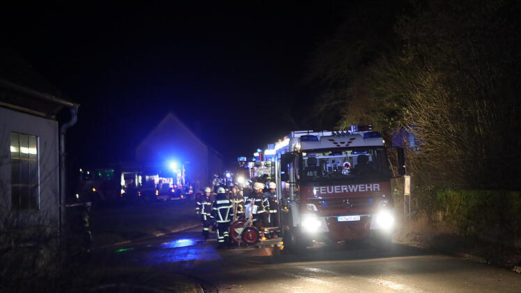 Kreis Roth: "Werkstatttag" mit fatalen Folgen - Werkstatthalle geht in Flammen auf