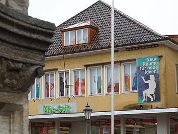 Knausern oder nicht? Soll sich die Stadt ein Bürgerhaus im früheren Kaufhaus leisten? Foto: Arkadius Guzy