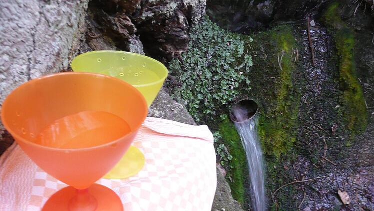 Ein Schluck frisches Quellwasser kann auch etwas Besonderes sein. Alles eine Frage der Inszenierung...