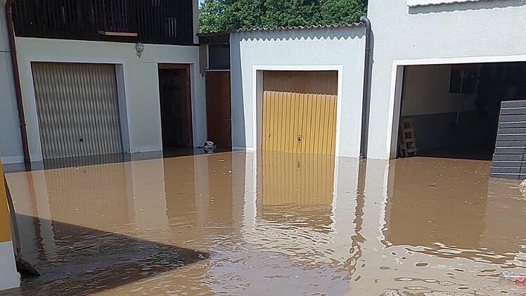 Unwetter in Adelsdorf: Altes Wohnhaus geflutet