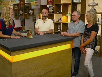 Die Lik&ouml;rflasche mit der tanzenden "kleinen Lady" kannte Horst Lichter aus fr&uuml;heren "Bares f&uuml;r Rares"-Sendungen.