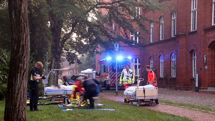 Dachstuhlbrand in Krankenhaus in Ludwigslust