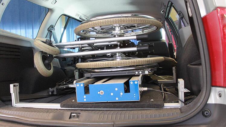 Eine Möglichkeit, einen Rollstuhl im Auto unterzubringen.Foto: Anette Schreiber