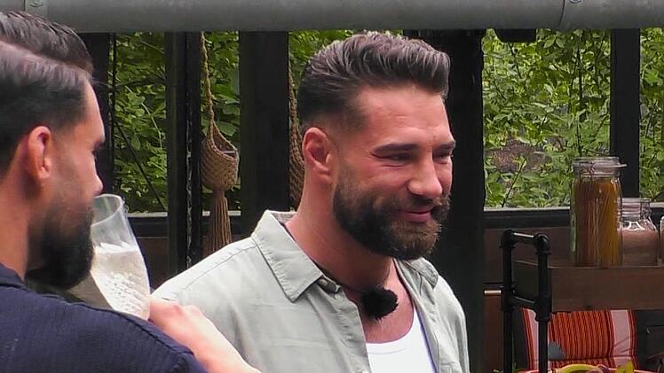 Aleks Petrovic glaubt, dass eine gute Beziehung feminine und maskuline "Energie" brauche.